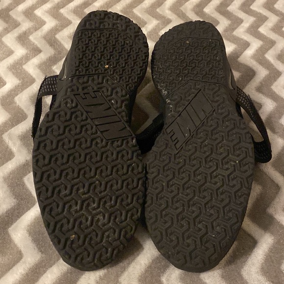 Nike Metcon Shoes - Picture 2 of 4